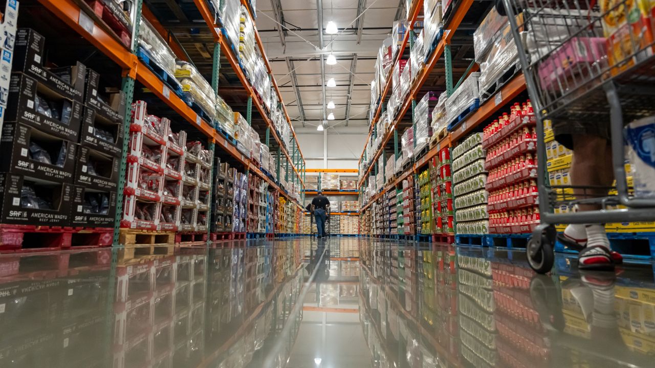 US consumers kept on spending in the second quarter, following a contraction in the beginning of the year.