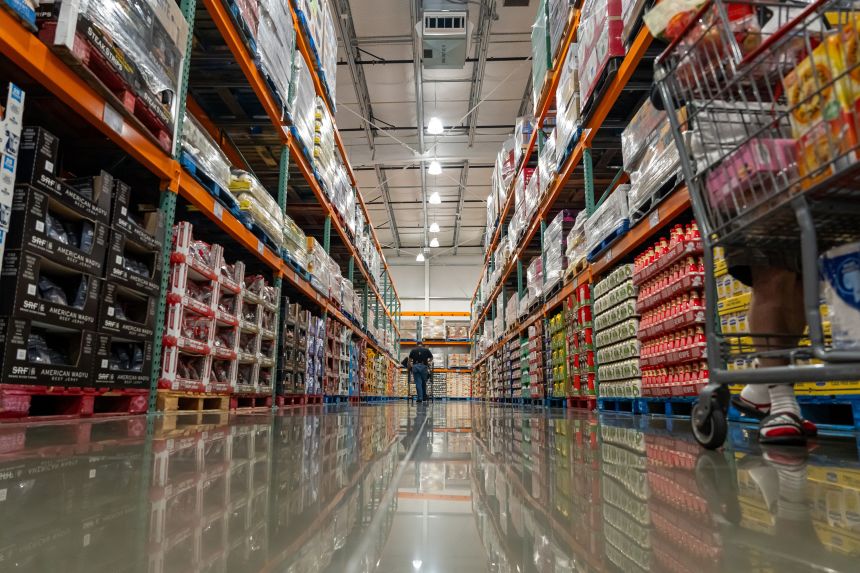 US consumers kept on spending in the second quarter, following a contraction in the beginning of the year.