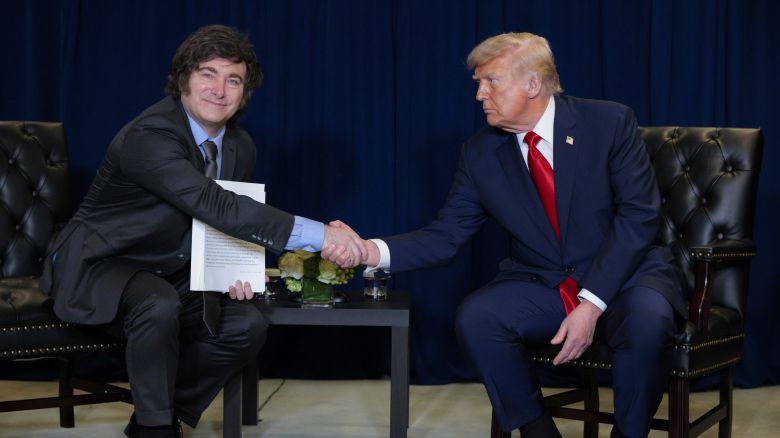 President Donald Trump (R) shakes hands with President of Argentina Javier Milei during a bilateral meeting at the 80th session of the UN’s General Assembly (UNGA) at the United Nations headquarters on September 23, 2025 in New York City.