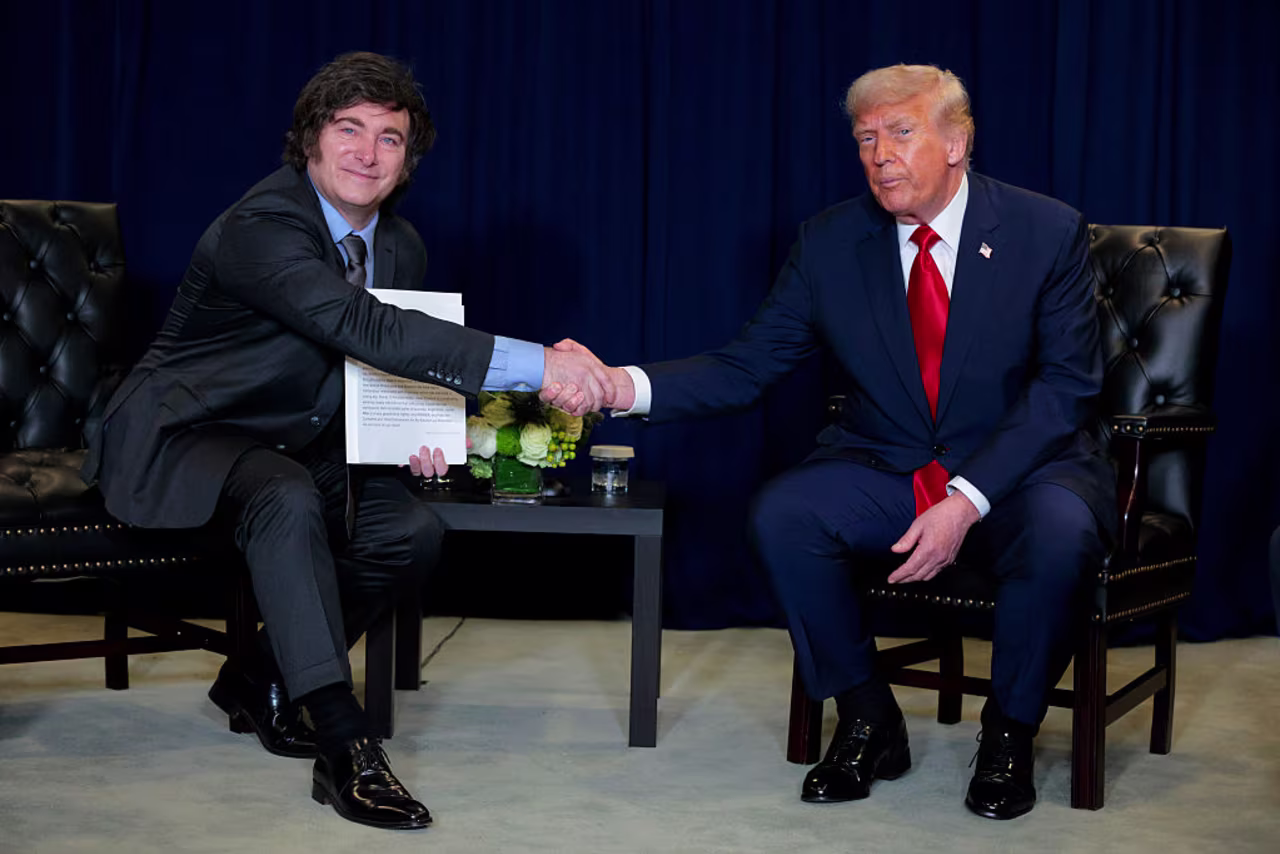 Donald Trump y Javier Milei se reúnen mientras se lleva a cabo la Asamblea General de la ONU, el martes 23 de septiembre de 2025.