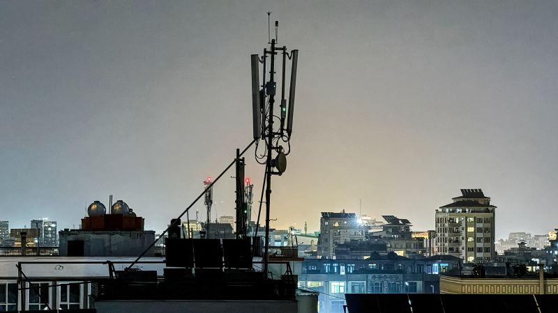 Total internet blackout in Afghanistan, watchdog reports, as Taliban enforces morality measures Total internet blackout in Afghanistan, watchdog reports, as Taliban enforces morality measures