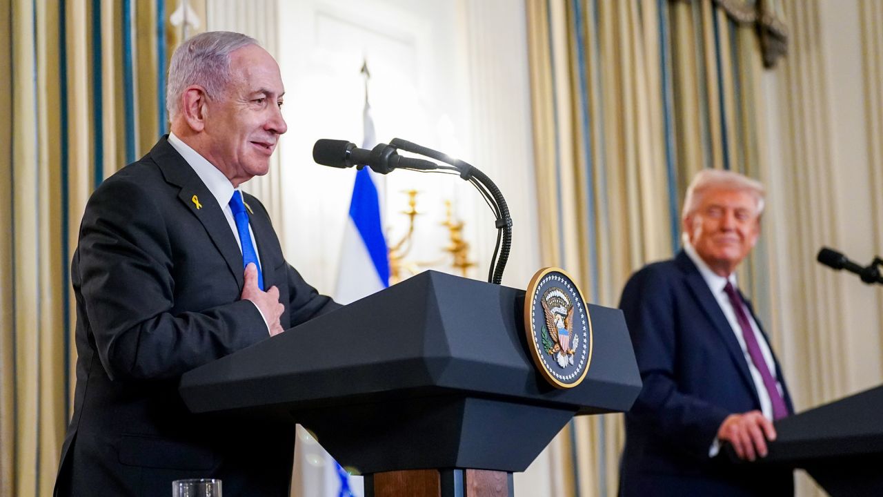 US President Donald Trump, right, and Benjamin Netanyahu, Israel's prime minister, during a news conference in the State Dining Room of the White House in Washington, DC, US, on Monday, Sept. 29, 2025. The White House released a 20-point plan designed to end the war between Israel and Hamas in Gaza following a meeting between President Donald Trump said Israeli Prime Minister Benjamin Netanyahu on Monday. Photographer: Will Oliver/EPA/Bloomberg via Getty Images