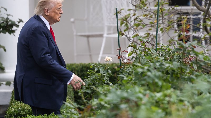 Quiet concerns emerge in Trump’s orbit over shutdown