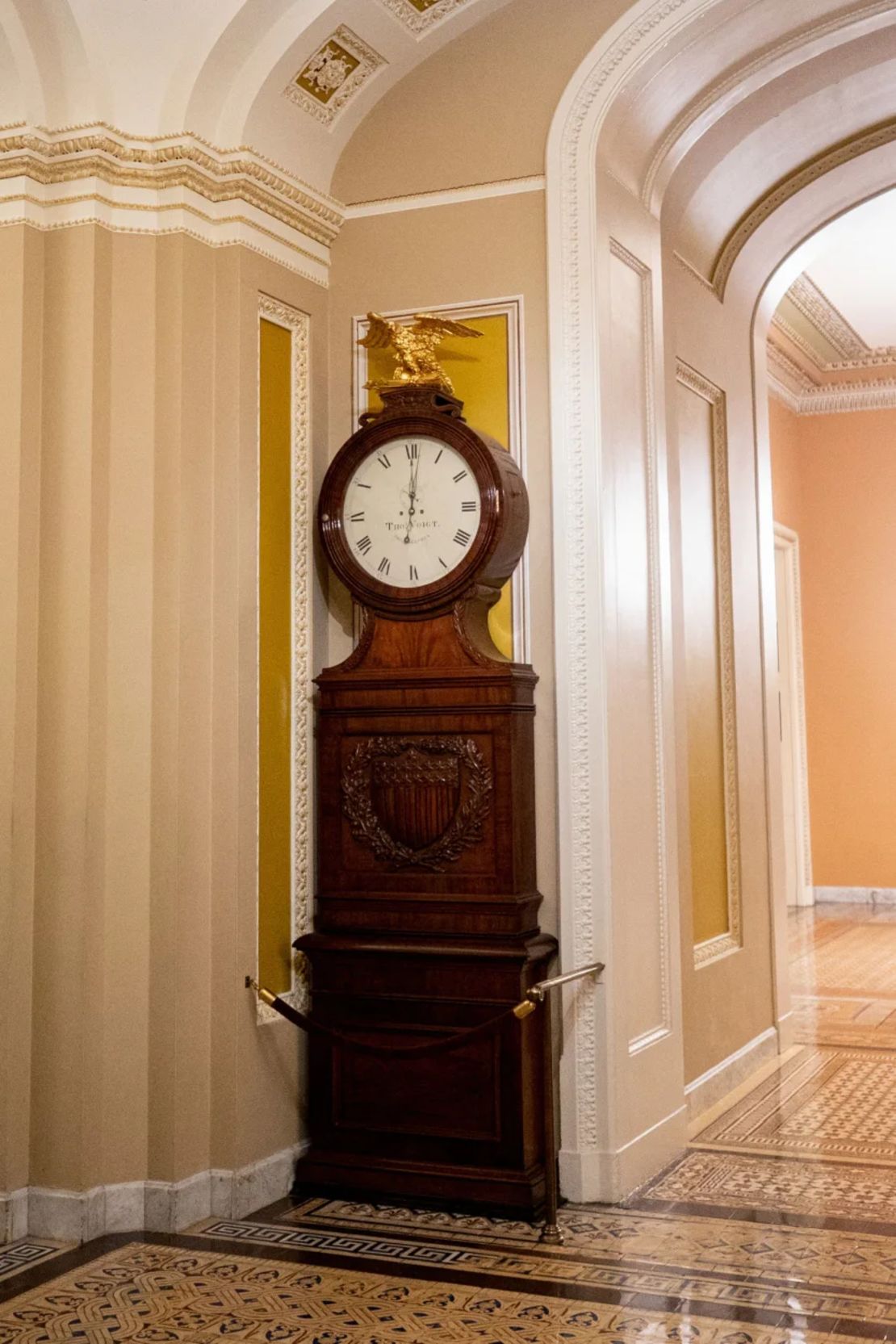 El reloj de Ohio después de dar la medianoche en el Capitolio de Estados Unidos, el miércoles.