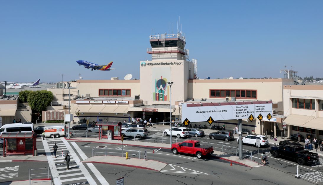 Un avión de Southwest Airlines despegó del aeropuerto Hollywood Burbank el martes.