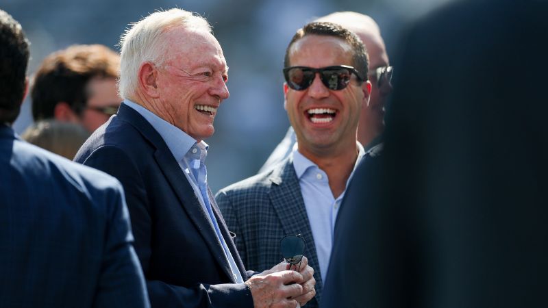 Jerry Jones: NFL fines Dallas Cowboys owner 0,000 for ‘inadvertent’ obscene gesture Jerry Jones: NFL fines Dallas Cowboys owner 0,000 for ‘inadvertent’ obscene gesture