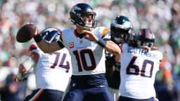 PHILADELPHIA, PENNSYLVANIA - OCTOBER 05: Bo Nix #10 of the Denver Broncos throws a pass during the third quarter against the Philadelphia Eagles in the game at Lincoln Financial Field on October 05, 2025 in Philadelphia, Pennsylvania. (Photo by Mitchell Leff/Getty Images)