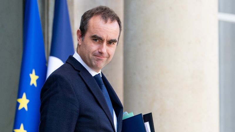 Socialists throw French prime minister a temporary lifeline Socialists throw French prime minister a temporary lifeline
