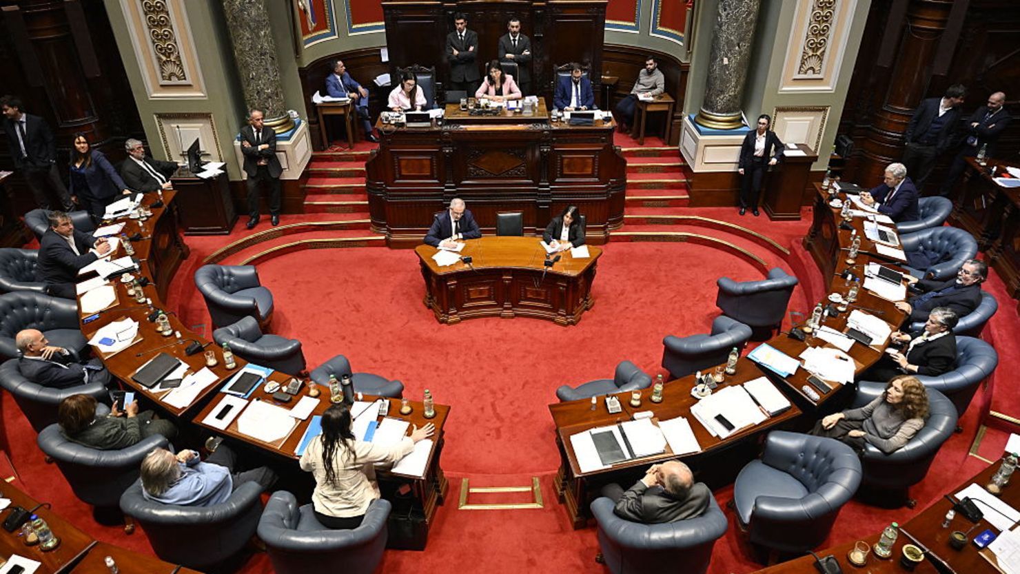 Senado de Uruguay aprueba ley de eutanasia, la primera de América Latina |  CNN