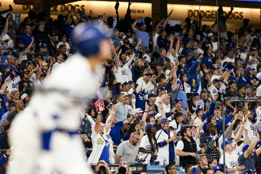 Fans cheer on Ohtani after his masterful performance on Friday night.