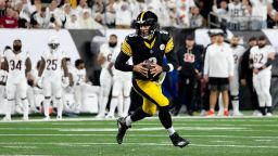 CINCINNATI, OHIO - OCTOBER 16: Aaron Rodgers #8 of the Pittsburgh Steelers scrambles against the Cincinnati Bengals during the second quarter in the game at Paycor Stadium on October 16, 2025 in Cincinnati, Ohio. (Photo by Dylan Buell/Getty Images)