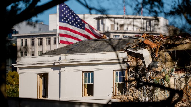 https://media.cnn.com/api/v1/images/stellar/prod/gettyimages-2242218420.jpg?c=16x9&q=w_800,c_fill