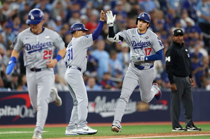 Shohei Ohtani hit a two-run home run in the seventh inning for the Los Angeles Dodgers.