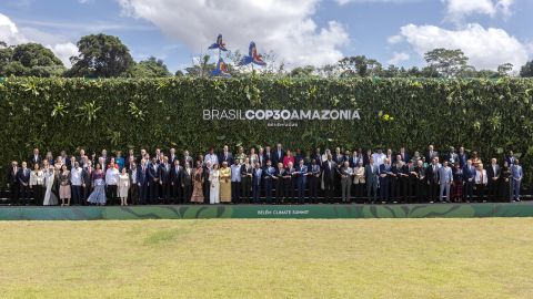 Luiz Inacio Lula da Silva, Brazil's president, center, poses for a family photo with COP30 leaders during the COP30 Leaders Summit at Parque da Cidade, the main venue for the COP30 summit, in Belem, Para state, Brazil, on Friday, Nov. 7, 2025. Nearly 200 countries will gather at the gates of the Amazon rainforest for a new round of United Nations-sponsored climate talks in Brazil. Photographer: Dado Galdeiri/Bloomberg via Getty Images