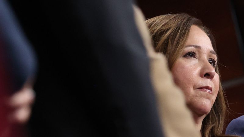 Вижте всички теми Връзката е копирана Следвайте Представителят Аделита Грихалва