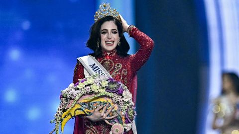 Miss Mexico Fatima Bosch celebrates winning the 2025 Miss Universe pageant in Nonthaburi, north of Bangkok, on November 21, 2025.