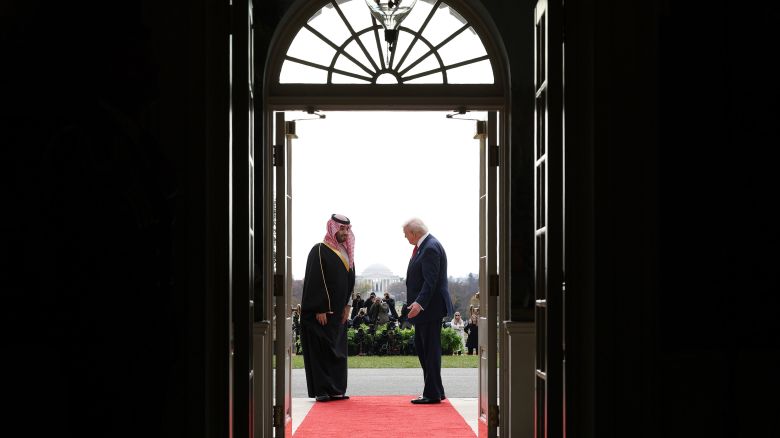 WASHINGTON, DC - NOVEMBER 18: U.S. President Donald Trump (R) welcomes Crown Prince and Prime Minister Mohammed bin Salman of Saudi Arabia during an arrival ceremony at the White House on November 18, 2025 in Washington, DC. Trump is hosting the crown prince for meetings aimed at strengthening economic and defense ties, including the U.S. sale of F-35 fighter jets to Saudi Arabia. (Photo by Win McNamee/Getty Images)