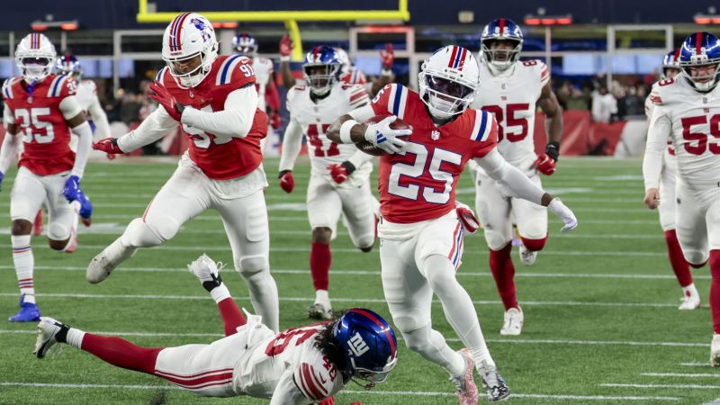 New England Patriots down New York Giants to extend NFL-best win streak to 10 games