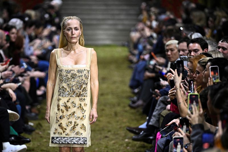 X-Files' stars, Chloe Sevigny and Janet Jackson tunes: Fashion