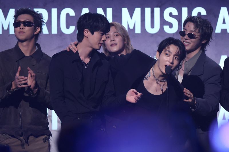 BTS, KATSEYE y HUNTR/X: el auge del Kpop en los AMAs 2026 | CNN