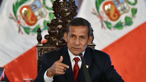 Peruvian President Ollanta Humala speaks during a press conference with the foreign press, in his office at the presidential palace in Lima on March 2, 2015. AFP PHOTO / CRIS BOURONCLE (Photo credit should read CRIS BOURONCLE/AFP via Getty Images)
