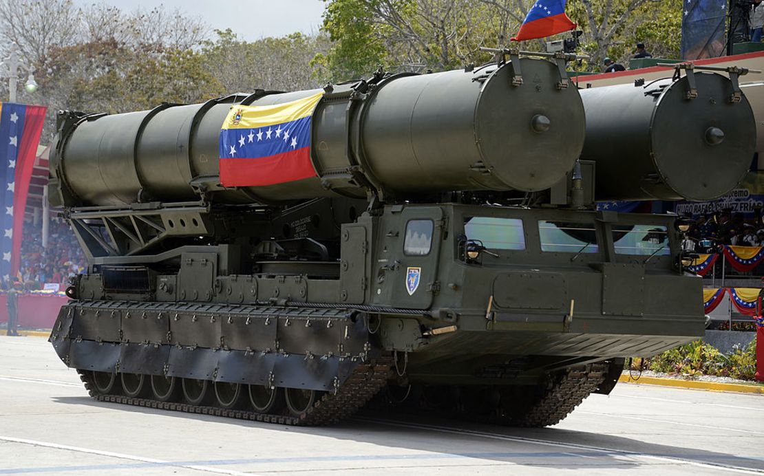 Un lanzador de misiles S-300 en Caracas el 5 de marzo de 2014.