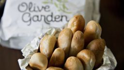 An order of breadsticks from a Darden Restaurants Inc. Olive Garden location is arranged for a photograph in Tiskilwa, Illinois on Tuesday, Sept. 1, 2015.