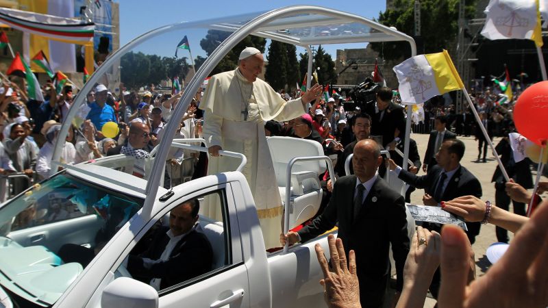 Pope Francis’s popemobile set to become health clinic for Gaza children