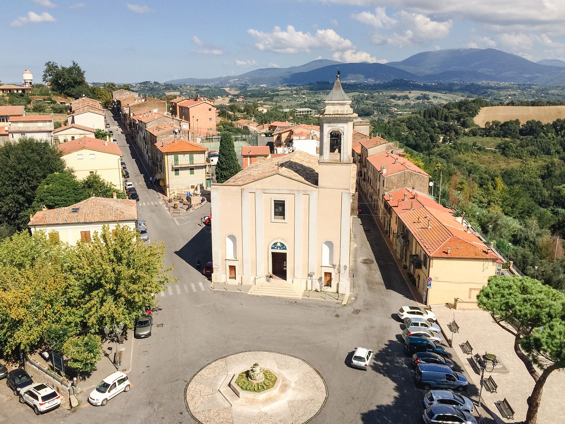 Kelly and Jess love the slower pace of life in Stimigliano, situated in the Lazio region of Italy.