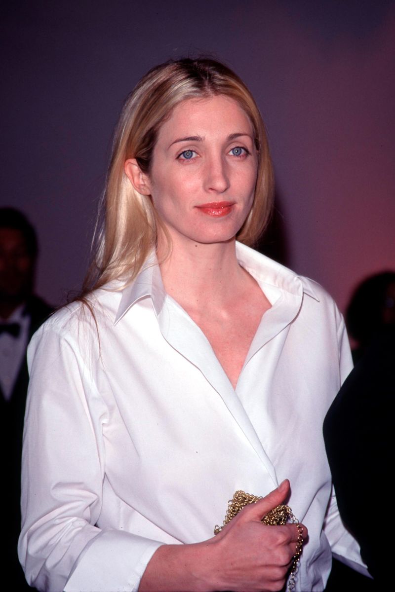 The Timeless Allure of Carolyn Bessette Kennedy: A Woman with the it Factor