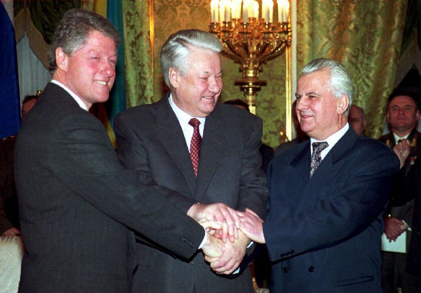 A newly independent Ukraine agreed to give up the nuclear weapons parked on its territory in the Budapest Memorandum.