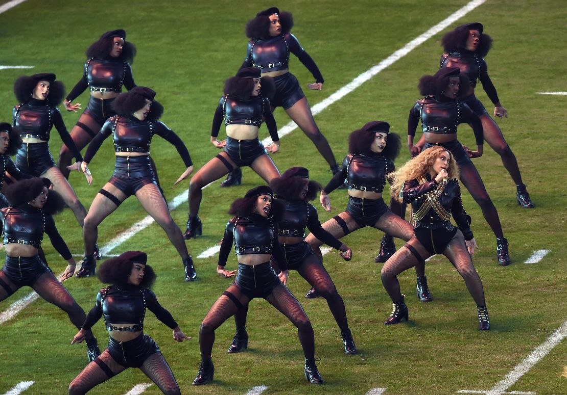 During her Super Bowl 50 halftime show performance in 2016, Beyoncé and her dancers evoked the Black Panthers through their costumes.
