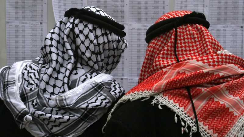 The Palestinian keffiyeh explained: How this scarf became a national symbol | CNN