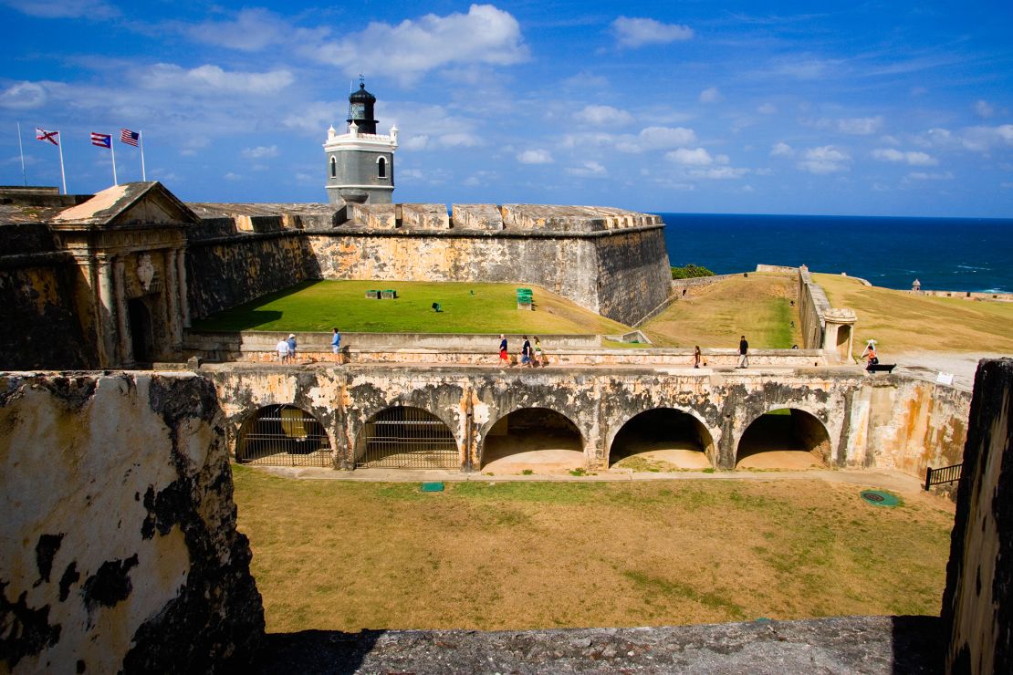 El Morrow is protected by a moat, stone battlements and rugged sea cliffs.