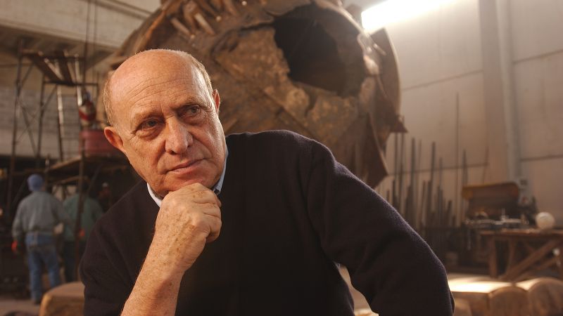 Arnaldo Pomodoro, whose bronze spheres decorate prominent public spaces around the world, dies at 98