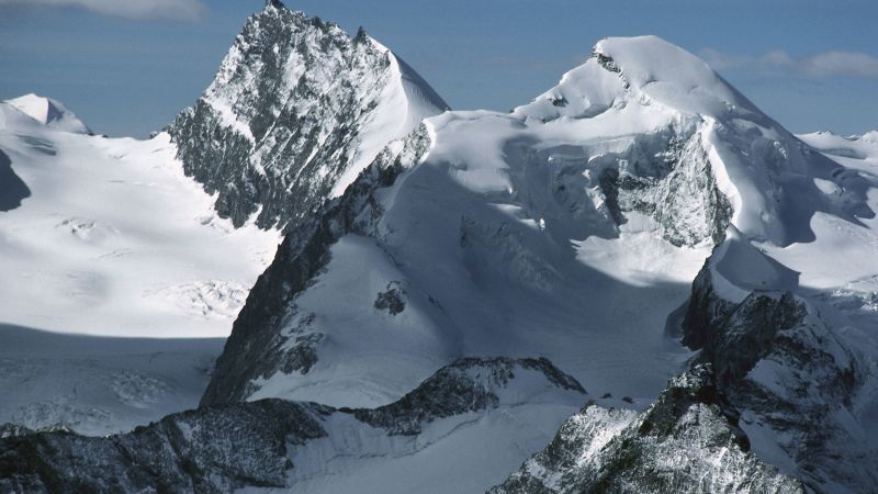 Пет скиори, намерени мъртви близо до Swiss Mountain 