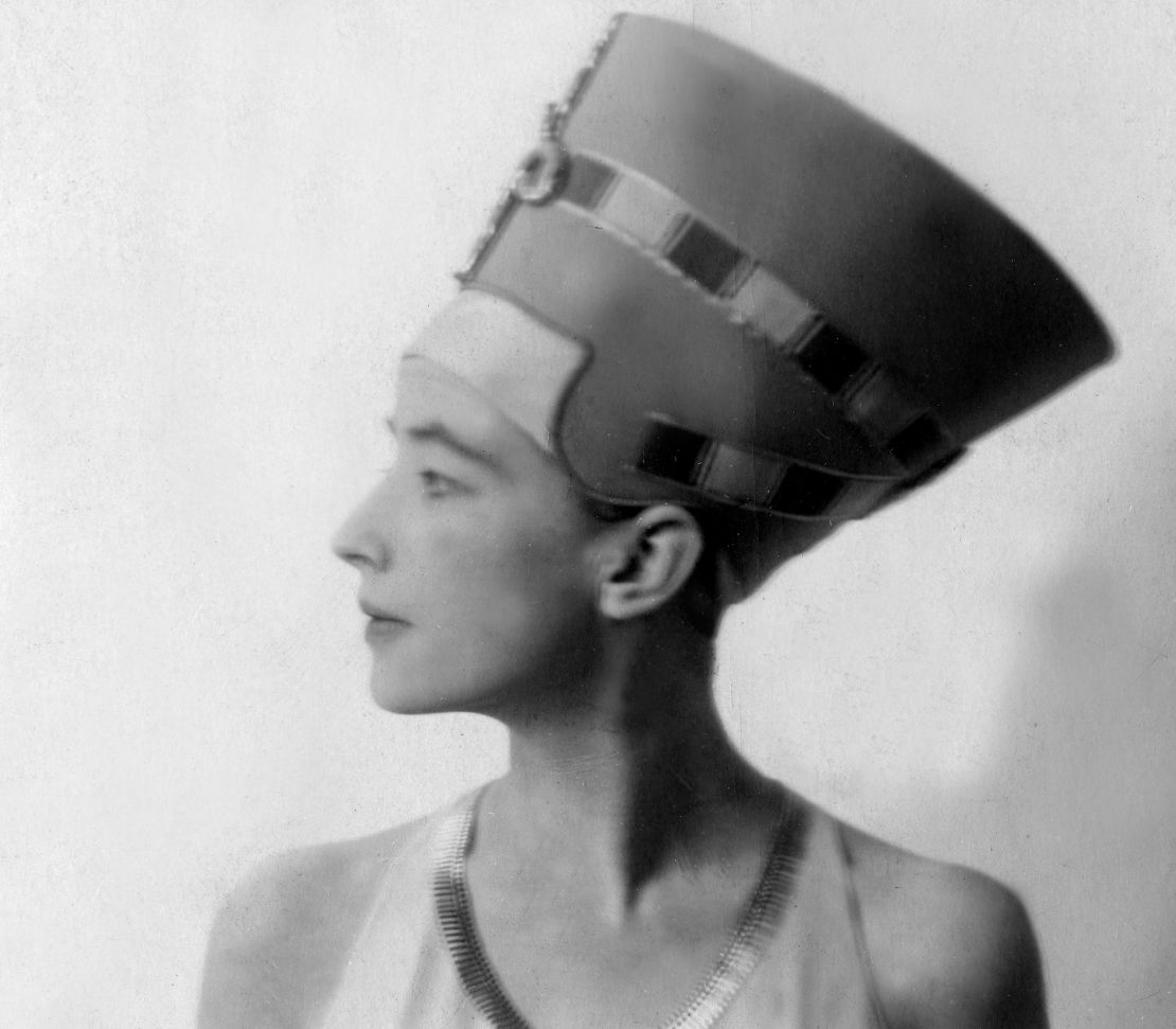 (Eingeschränkte Rechte für bestimmte redaktionelle Kunden in Deutschland. Limited rights for specific editorial clients in Germany.) nee von Radowitz dressed as Nefertiti Vintage property of ullstein bild (Photo by Frieda Riess/ullstein bild via Getty Images)