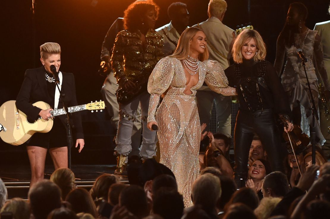 Beyonce performs onstage with Martie Maguire of Dixie Chicks at the 50th annual CMA Awards in 2016.