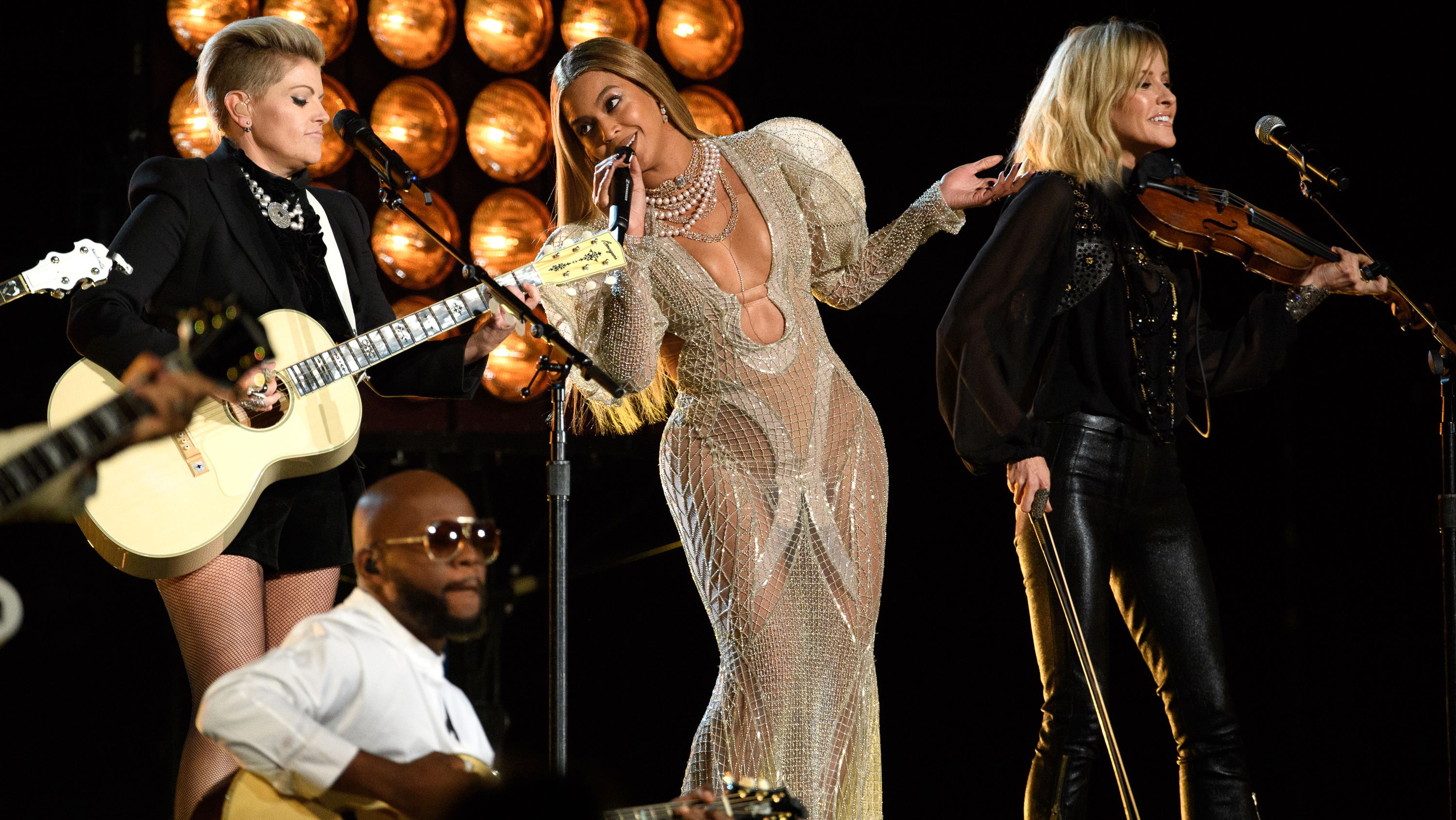 Beyoncé performs with The Chicks at the 2016 CMA Awards.