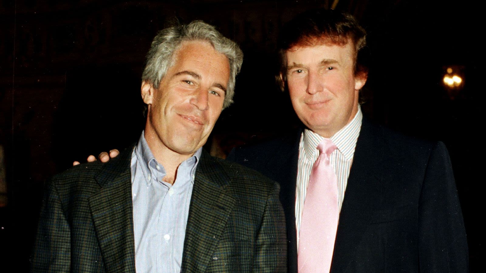 4 grandes preguntas sobre Trump y Epstein | CNN