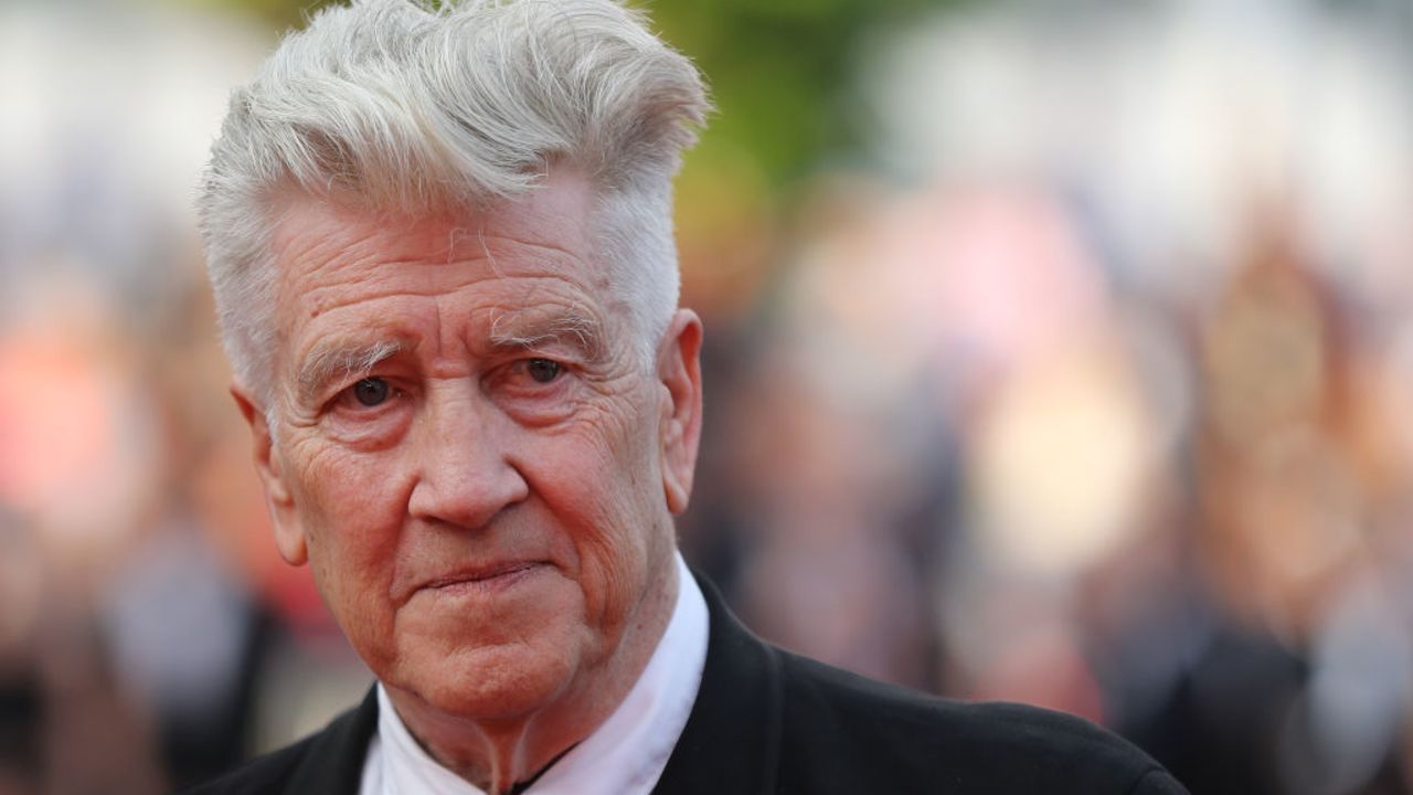 US director David Lynch arrives on May 25, 2017 for the screening of the tv series 'Twin Peaks' at the 70th edition of the Cannes Film Festival in Cannes, southern . / AFP PHOTO / Valery HACHE (Photo credit should read VALERY HACHE/AFP via Getty Images)