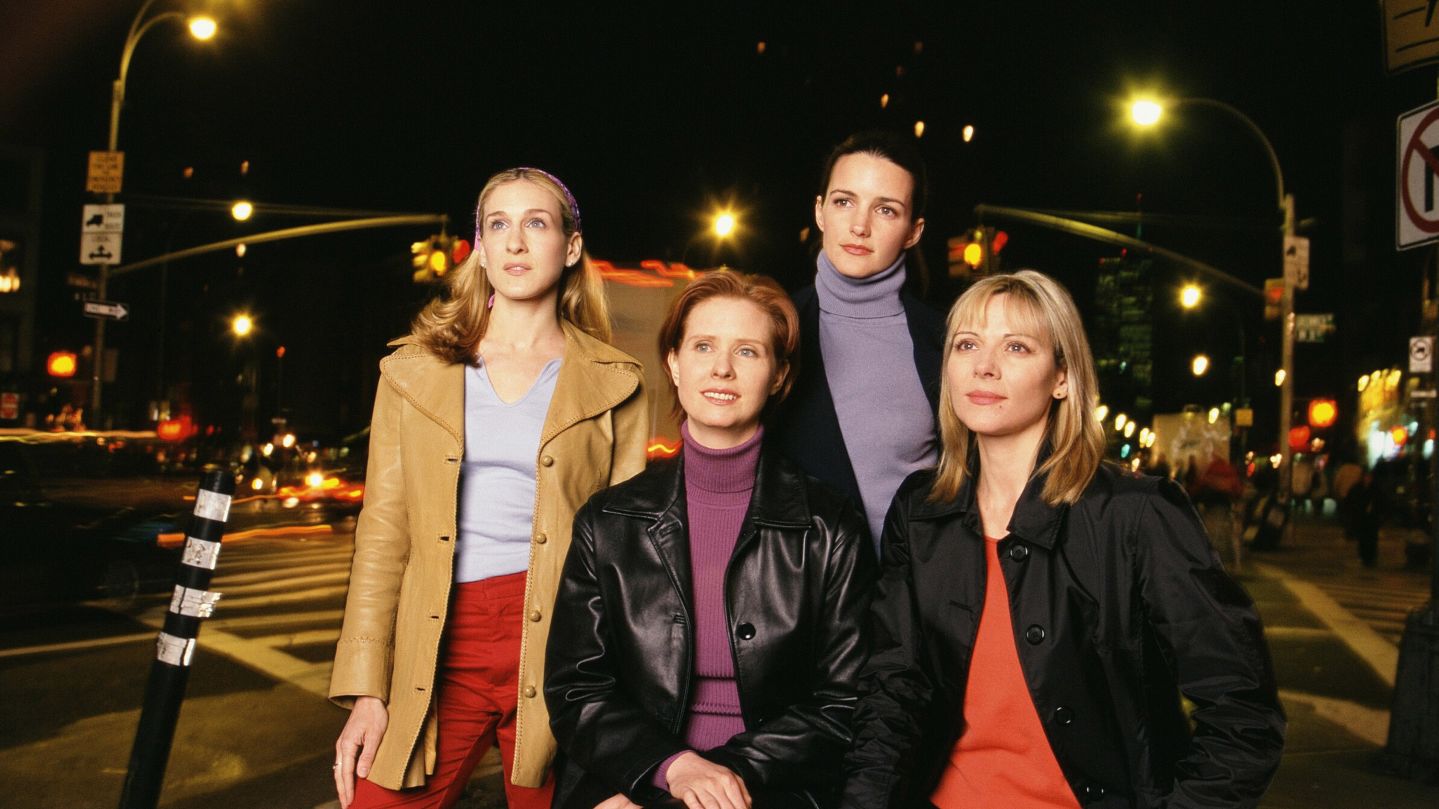 402175 05: (EDITORIAL USE ONLY, COPYRIGHT HBO) (L-R) Actresses Sarah Jessica Parker, Cynthia Nixon, Kristin Davis and Kim Cattrall of "Sex and the City" pose for a portrait. (Photo by HBO/Getty Images)