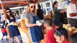 LOS ANGELES, CA - JUNE 27:  Tiffani Thiessen and Leighton Meester volunteer at Feeding America's Summer Hunger Awareness event At Para Los Ninos in Los Angeles on June 27, 2017 in Los Angeles, California.  (Photo by Araya Diaz/Getty Images)