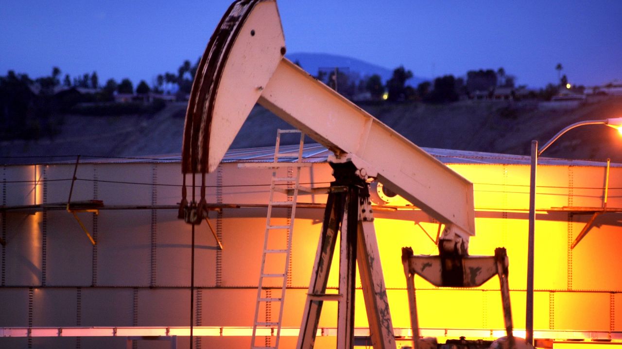 385757 20: A pump draws oil in the Kern River Oil Field, February 16, 2001, near Oildale, CA. In recent months the state Coastal Commission has been battling the federal government in a lawsuit over offshore oil exploration. Central California oil fields extend from the Sierra Nevada foothills to the Channel Islands off Santa Barbara. (Photo by David McNew/Newsmakers)