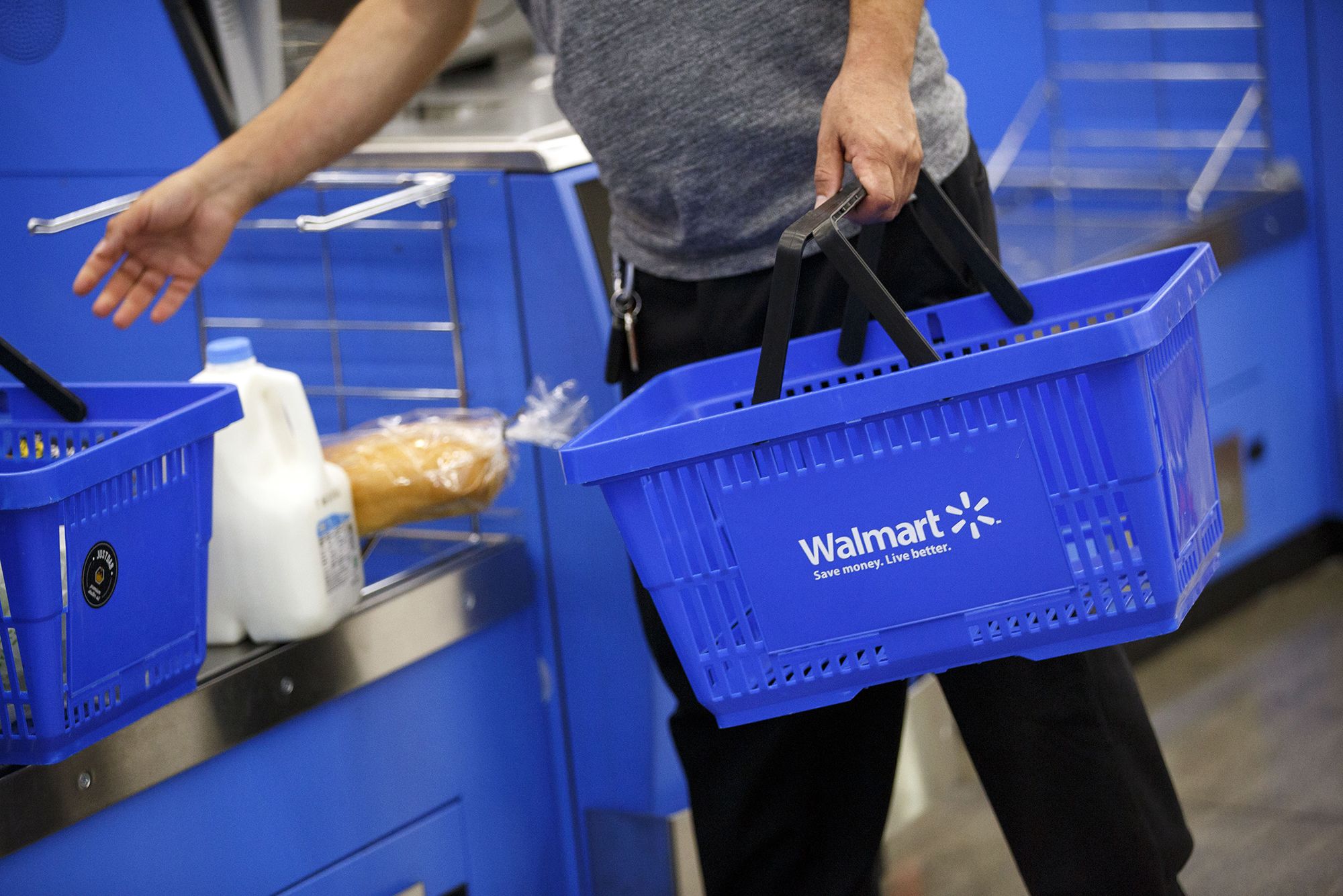 Walmart Plans to Remove Plastic Bags from Stores