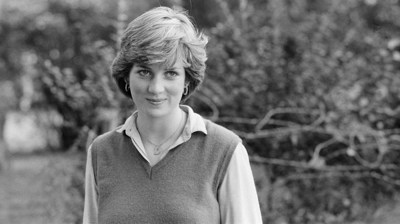 Lady Diana Spencer, later to become Princess Diana, Princess of Wales pictured at the kindergarten at St. George's Square, Pimlico, London, where she works as a teacher, 18th September 1980. (Photo by Bill Rowntree/Daily Mirror/Mirrorpix/Getty Images)