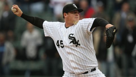 CHICAGO - APRIL 29: Bobby Jenks #45 of the Chicago White Sox pitches in the ninth inning against the Seattle Mariners on April 29, 2009 at U.S. Cellular Field in Chicago, Illinois. The White Sox defeated the Mariners 6-3. (Photo by Jonathan Daniel/Getty Images)
