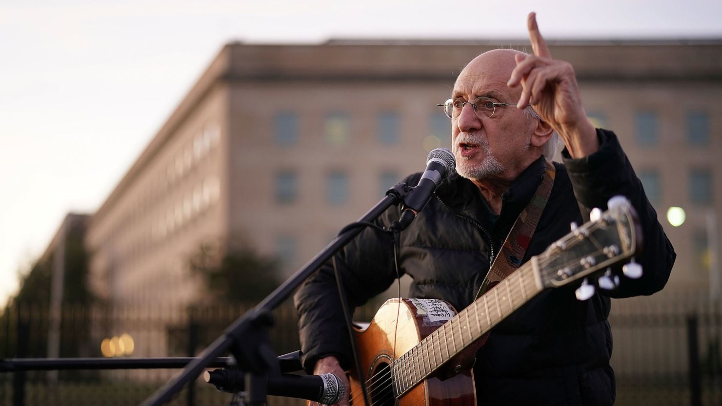 Peter Yarrow of folkmusic trio Peter, Paul and Mary dies at 86 CNN