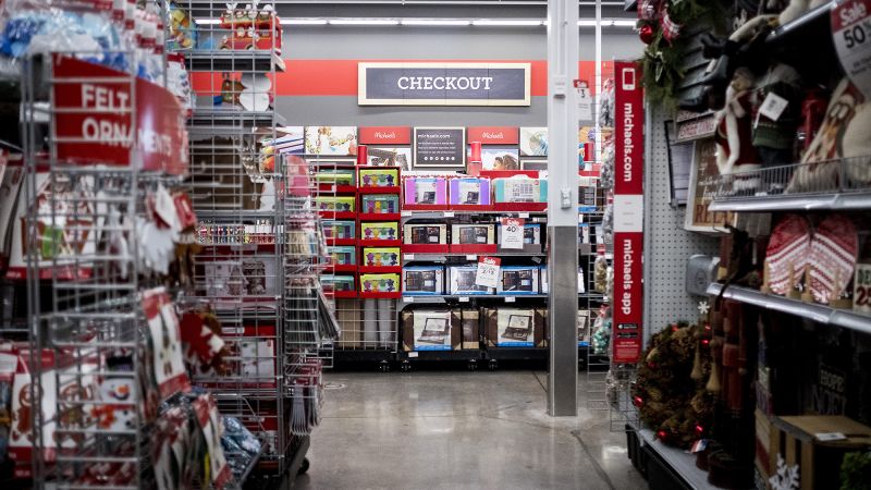 Michaels, виждайки празнота, оставена от Party City, разширява избора си на партийни доставки 