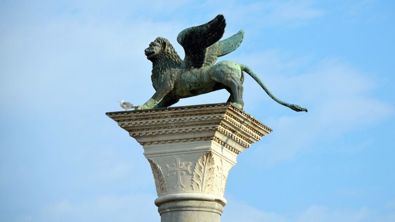https://media.cnn.com/api/v1/images/stellar/prod/gettyimages-883276372.jpg?c=16x9&q=w_800,c_fill